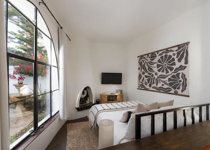 Casa Blanca Suite A1 - New, Private, Cozy!