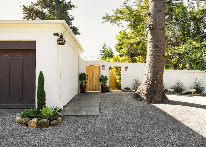 Casa Blanca Suite A1 - New, Private, Cozy!
